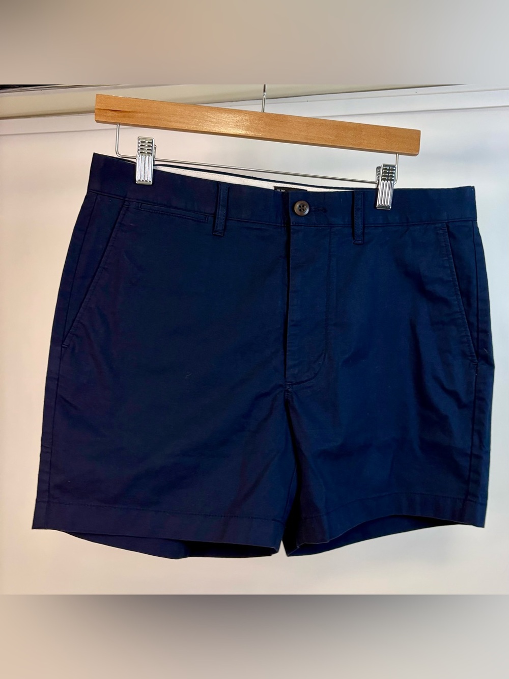 NWT - J. Crew Men's Navy 5 in Flat Front Chino Shorts sz 31